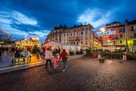thononfaitsoncirk marché de noel thonon hotel